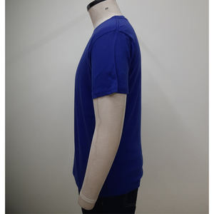 Camiseta elegante para hombre de color liso – Tela suave al tacto, color duradero, perfecta para usar en capas, ropa informal de oficina y comodidad a la moda - Product Image 2