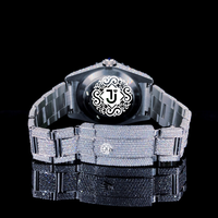 Montre en or rose sertie de pierres, directement de l'usine, idéale pour les cadeaux d'anniversaire et de jubilé, disponible à un bon prix