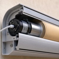 Auvent électrique en aluminium économique et luxueux pour balcon de piscine, installation facile, télécommande, rétractable, protection solaire intelligente
