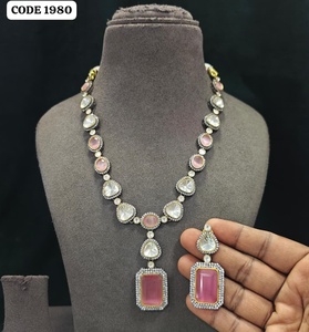 Conjunto de Collar con Colgante de Cristal Verde Menta de Lujo, Chapado en Oro, Diseño de Latón, Joyería Elegante para Bodas y Fiestas para Mujer - Product Image 4