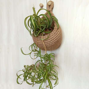 Estante de Pared Redondo de Yute Artesanal con Patrón Vertical Art Deco y Tema Floral para Decoración del Hogar y Regalo de Inauguración - Product Image 1