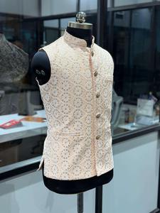 Proveedor Indio de Abrigos Bordados para Hombre con Detalles de Lentejuelas, Perfectos para Bodas, Fiestas y Festivales, Disponibles para Suministro Mundial - Product Image 5