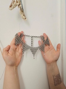 Collar de Malla Metálica con Detalles de Perlas Melek Deniz Çolak - Product Image 2