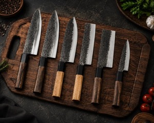 Ensemble de couteaux de chef en acier Damas avec manche en bois, forgés à la main, style japonais, pour droitiers, usage en cuisine, longueur de lame de 8 à 9,9 pouces - Product Image 2