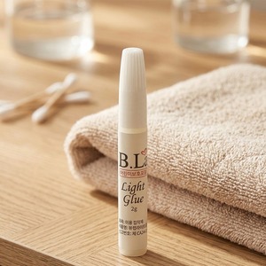 [K-ESSENTIALS] Colle à ongles adhésive 2g Formule UV Formule personnalisée Marque privée Colle pour ongles artificiels - Product Image 2