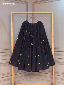 Colección de Lehengas acampanadas de algodón Cora con bordado de hilo de colores dispersos en forma de corazón para festivales - Proveedor y exportador mundial - Product Image 2
