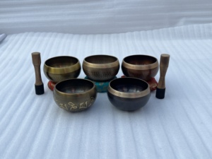 Fabricant de bols chantants en laiton antique de haute qualité, bols sonores personnalisés pour la méditation, la guérison et la thérapie mentale - Product Image 6
