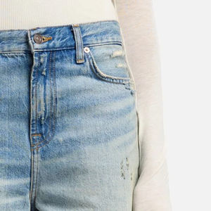 Shorts en jean pour femme, taille haute, design chic et tendance, style streetwear, qualité supérieure, avec logo. - Product Image 3