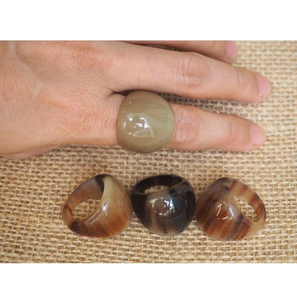 Anillo de Cuerno de Búfalo de Estilo Tribal Tradicional, Joyería Hecha a Mano con Cuerno de Buey Natural Pulido - Product Image 5