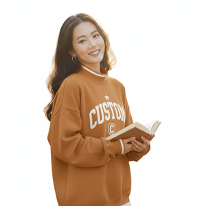 Pull-over décontracté à col roulé surdimensionné pour femme, sweat-shirt d'hiver doux et confortable en polaire, logo sur le devant, 100% coton respirant - Product Image 1