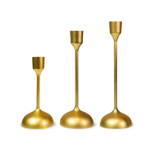 Par de Candelabros Cónicos Dorados de Alto Brillo con Forma de Trompeta Parabólica y Base Escalonada - Product Image 2