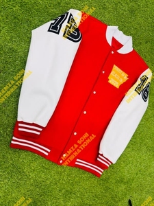 Blouson universitaire rouge et blanc pour homme, avec patchs lettres personnalisés, col rabattable, bouton unique, style streetwear décontracté, hiver, embossé sur le devant - Product Image 2