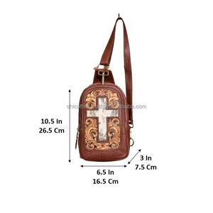 Bolso de Hombro y Pecho de Cuero Repujado a Mano, Nuevo, Elegante y Moderno, Bolso de Viaje de Piel con Pelo, Fácil de Llevar, Multiusos - Product Image 2