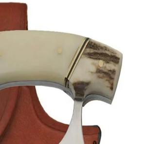 Cortador de Pizza Personalizado de Acero de Damasco Hecho a Mano con Estilo Único, Mango de Madera Personalizado y Funda de Cuero - Product Image 3