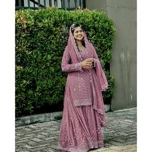 Ensemble de costume de fête XL avec broderie Zari et paillettes pour un look luxueux - Product Image 2