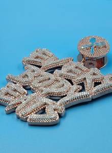 จี้เพชรโมอิสซาไนต์ทรงตัวอักษรหรูหรา เงินแท้ 925 สไตล์ฮิปฮอป  ผ่านการทดสอบเพชร  แบบหนีบ  สำหรับทุกเพศ เหมาะสำหรับงานปาร์ตี้ - Product Image 3