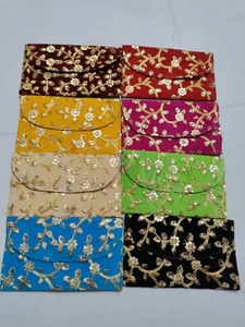 Pochette élégante avec broderie et motifs colorés pour filles par Tradebyd - Product Image 1
