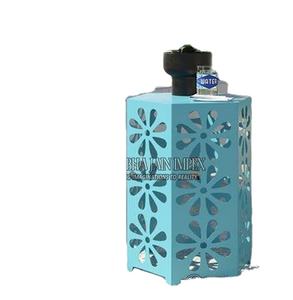 Tabouret décoratif en bois pour décorations de mariage - Product Image 1