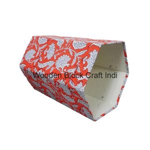 Poubelle décorative ouverte faite à la main en carton PP imprimé au bloc, avec enveloppe en tissu 100 % coton. - Product Image 2