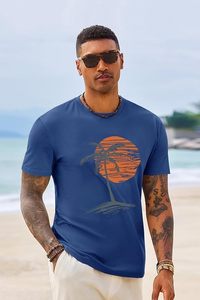 Camiseta Azul de Manga Corta para Hombre con Estampado de Palmeras al Atardecer, Cuello Redondo, Corte Regular Informal, 100% Algodón Jersey Transpirable - Product Image 2