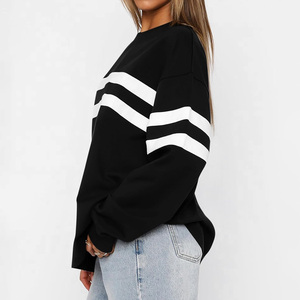 Sudadera Oversize de Cuello Redondo para Mujer, con Rayas, Hombros Caídos, Manga Larga, en Blanco y Negro, Tejida en Algodón, Estilo Otoñal - Product Image 3