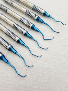 Kit d'instruments chirurgicaux dentaires, spatules métalliques plaquées or, manuel inclus, pour le placement de résines composites, CE ISO, par Grip Surgical - Product Image 5