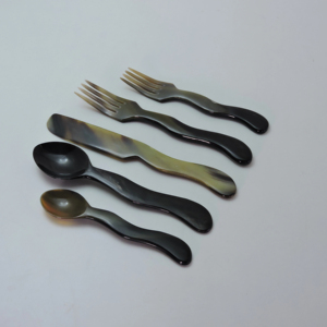 ชุดช้อนส้อมฮอร์นรูปร่างแบบแบนชุดช้อนส้อมฮอร์นธรรมชาติ - Product Image 1