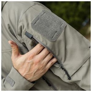 Fournisseur en gros de vestes softshell tactiques imperméables et coupe-vent pour la randonnée et la chasse, personnalisables, multi-poches, robustes et silencieuses - Product Image 2