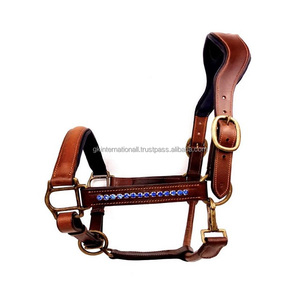 Licou de cheval en cuir fait à la main, Double couture épaisse, disponible en usine, prix de gros avec boucle et anneaux réglables - Product Image 1