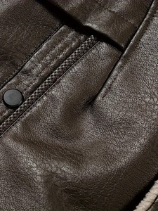 Manteau en cuir et fourrure de qualité supérieure avec intérieur chaud et finition de luxe, fabrication OEM - Product Image 6