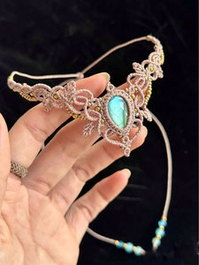 Collier en macramé fait main, réglable, vintage, bohème, cordon en coton, perles dorées, créations HARI OM pour femmes, forme de fleur, à porter tous les jours - Product Image 2