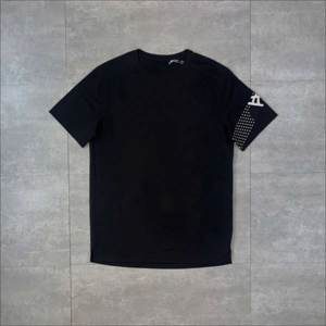 Conjunto Deportivo Denish para Hombre, 2 Piezas, Camiseta y Pantalones Cortos Negros, Tejido Elástico Transpirable, 100% Poliéster, para Gimnasio, Entrenamiento, Running - Product Image 2