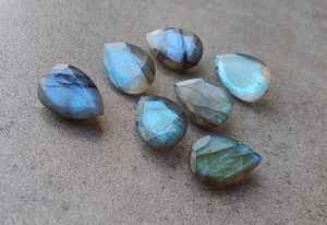 Pierre précieuse naturelle en labradorite, forme goutte d'eau, taille facetée, calibrée, pour bijoux - Product Image 3