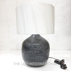 Lampe de table en aluminium et tissu au design unique en forme de bois de cerf, plaquée argent, pour la décoration de mariage et la décoration intérieure - Product Image 3