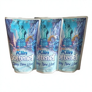 น้ำยาซักผ้าโซคลิน สูตรน้ำ คุณภาพดีที่สุด กลิ่นซอฟท์เทอร์เจนท์ สตัมมี่ นิวยอร์ก และ โตเกียว สปริงส์ 820 มล. พร้อมสารปรับผ้านุ่ม อินโดนีเซีย แลอนด์รี แคร์ - Product Image 1