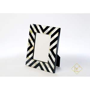 Cadre photo décoratif de luxe éco-responsable fait main en os incrusté, design unique - Product Image 5