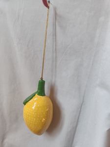 Ornement suspendu en résine jaune, feuille peinte à la main, pendentif fruité, décoration pour arbre de Noël ou maison - Product Image 2