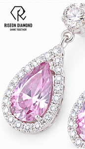 Pendientes de Diamante Rosa Corte Pera con Halo de Diamantes Blancos Redondos, Joyería Fina de Lujo para Novia, Boda o Compromiso - Product Image 4