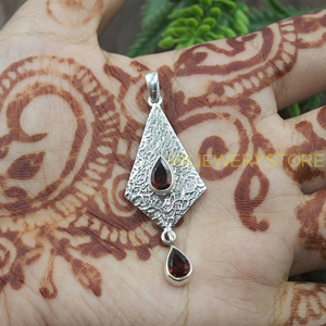จี้เงินแท้ 925 ประดับพลอยโกเมนทรงหยดน้ำ ทำมือ รูปทรงเพชร พลอยโกเมนสีแดง จี้ห้อยประดับเพชร ของขวัญสำหรับผู้หญิง - Product Image 6