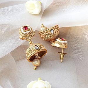 Conjunto de Collar, Pendientes y Tocado de Cristal con Patrón Floral Religioso Bañado en Oro de 24K, Joyería de Aleación Vintage para Boda para Mujer - Product Image 3