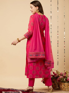 Conjunto de Kurti y Pantalón de Algodón Rojo de Secado Rápido para Mujer, con Dupatta, Estilo Tradicional Indio-Pakistaní, Largo hasta la Rodilla, Corte Regular, para Diwali y Bodas - Product Image 6