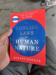 La Ley Concisa de la Naturaleza Humana de Robert Greene, edición en papel, Guía sobre el Comportamiento y la Personalidad Humana - Product Image 3