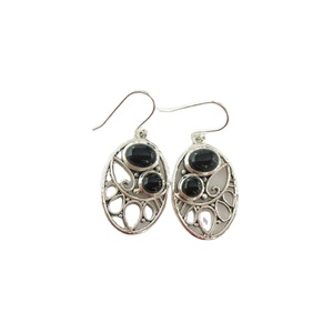Pendientes de plata de ley 925 y piedra preciosa de ónix con corte ovalado, pendientes de plata 925 con engaste de bisel, joyería colgante de filigrana para regalo para ella. - Product Image 1