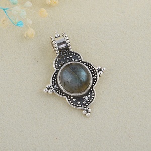 Pendentif artisanal en argent sterling 925 avec labradorite véritable, travail Rawa, bijoux fins uniques unisexes, fabricant en gros - Product Image 5