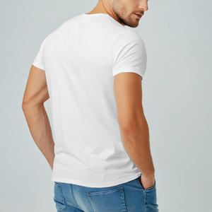 เสื้อยืดคอกลมแขนสั้นทรงปกติผ้าหนา 240GSM ผ้าฝ้าย 100% สำหรับผู้ชาย พิมพ์โลโก้ตามสั่งจาก Clush Industries - Product Image 2