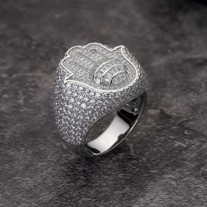 Anillo de Plata de Ley 925 con Mano de Hamsa y Moissanita, Acabado en Oro Blanco, Banda con Diamantes Engastados, Joyería para Bodas y Fiestas - Product Image 4
