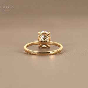 Anillo de compromiso de oro amarillo con diamante ovalado de lujo, banda minimalista, joyería nupcial, proveedor de regalos - Product Image 2