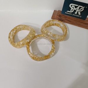 Juego de Brazaletes Gruesos de Resina con Hojuelas Doradas Premium, Pulseras Acrílicas Transparentes Hechas a Mano, Joyería de Moda para Mujer - Product Image 4