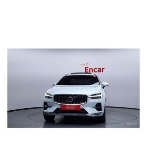 Volvo XC60 B6 Ultimate 2023 con Caja de Cambios Automática, Asientos de Cuero, Cámara Trasera, Volante a la Izquierda - 61,620 km - Product Image 3