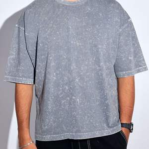 Camiseta de algodón pesado para hombre al por mayor, con lavado ácido, gráfico vintage de anime, ecológica, de poliéster y algodón, bordada, estilo streetwear. - Product Image 5